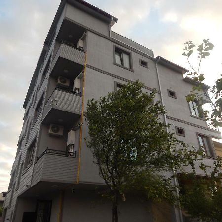 ホテル My House バトゥーミ エクステリア 写真