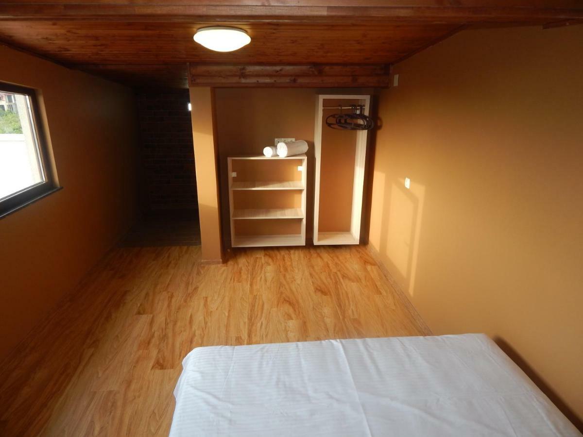 ホテル My House バトゥーミ エクステリア 写真