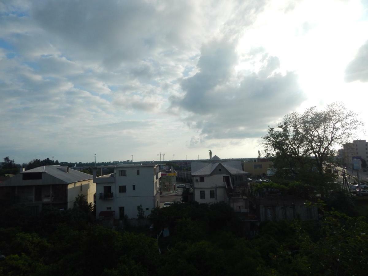 ホテル My House バトゥーミ エクステリア 写真
