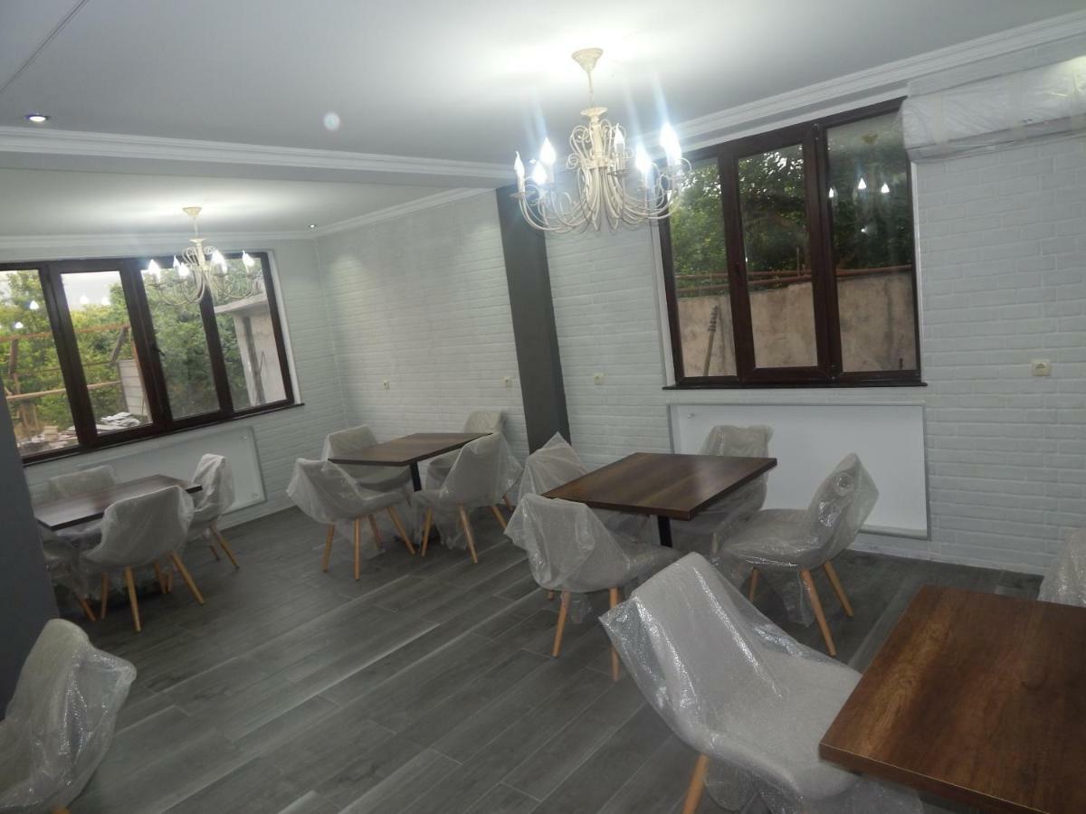 ホテル My House バトゥーミ エクステリア 写真
