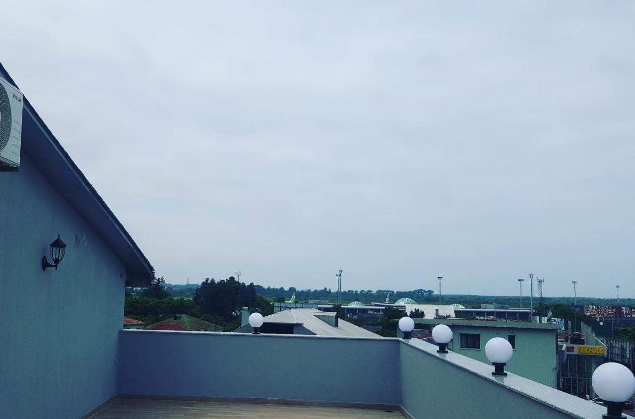 ホテル My House バトゥーミ エクステリア 写真