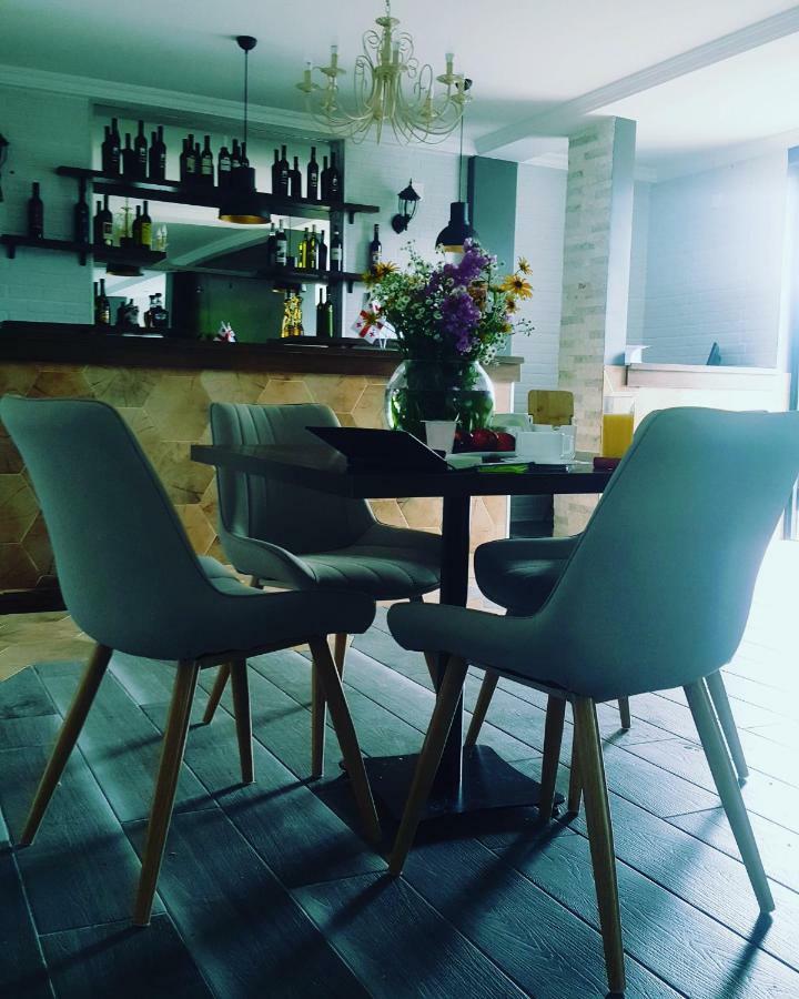 ホテル My House バトゥーミ エクステリア 写真