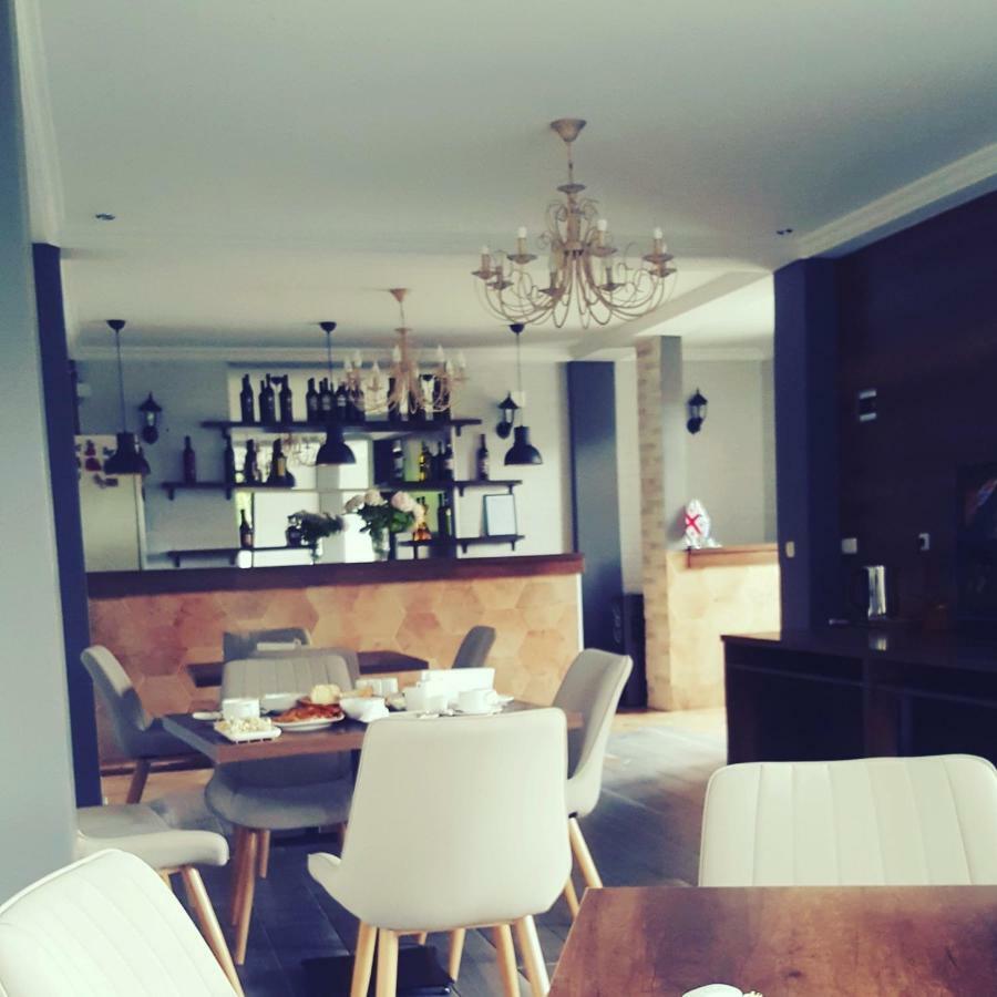 ホテル My House バトゥーミ エクステリア 写真