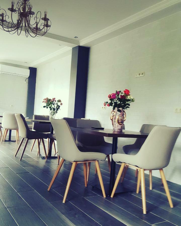 ホテル My House バトゥーミ エクステリア 写真